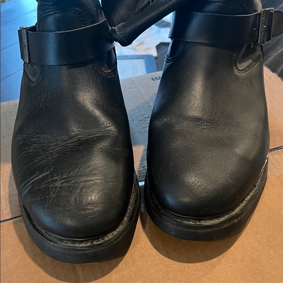 Men's Black Leather Buckle Boots - Picture 2 of 10